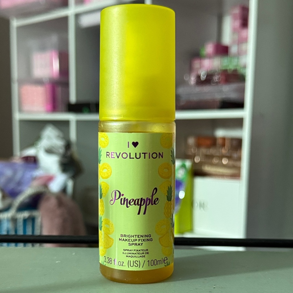 I Heart Revolution Pineapple Makeup Fixing Spray